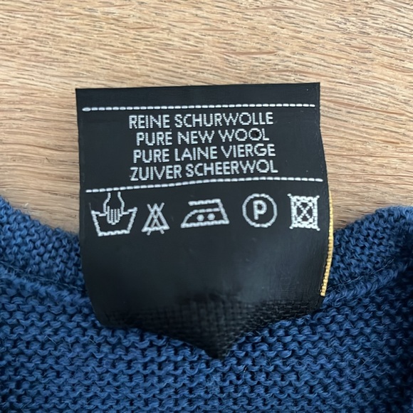 Pure wool blue cardigan made in Austria - Picture 4 of 6